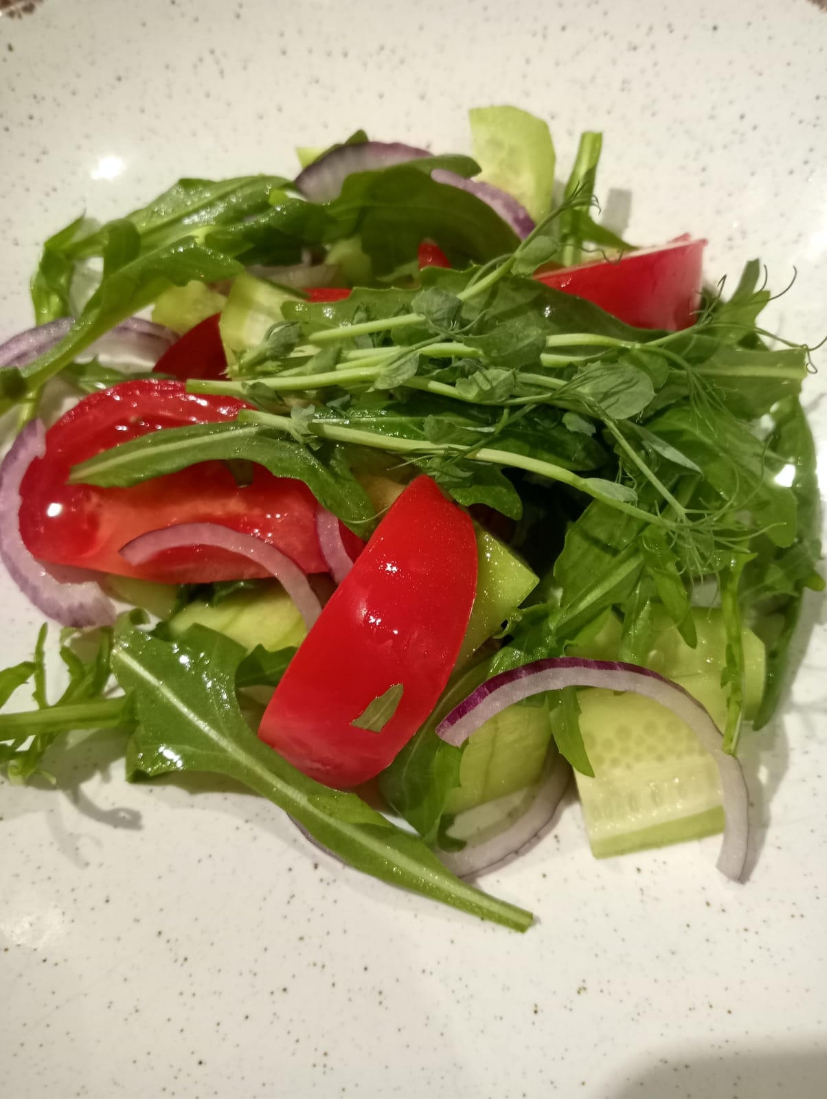 ИЗ СВЕЖИХ ОВОЩЕЙ С ОЛИВКОВЫМ МАСЛОМ